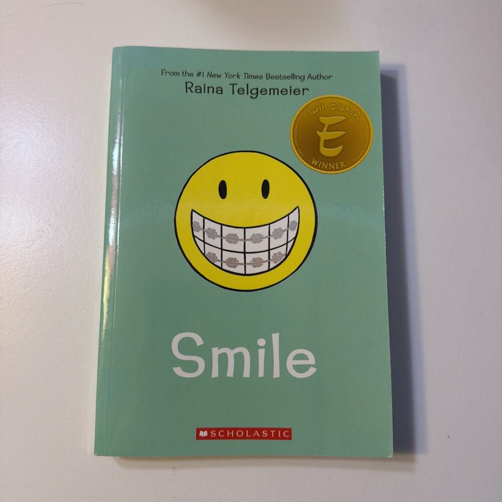 SMILE by Raina Telgemeier Graphic Novel Paperback Scholastic